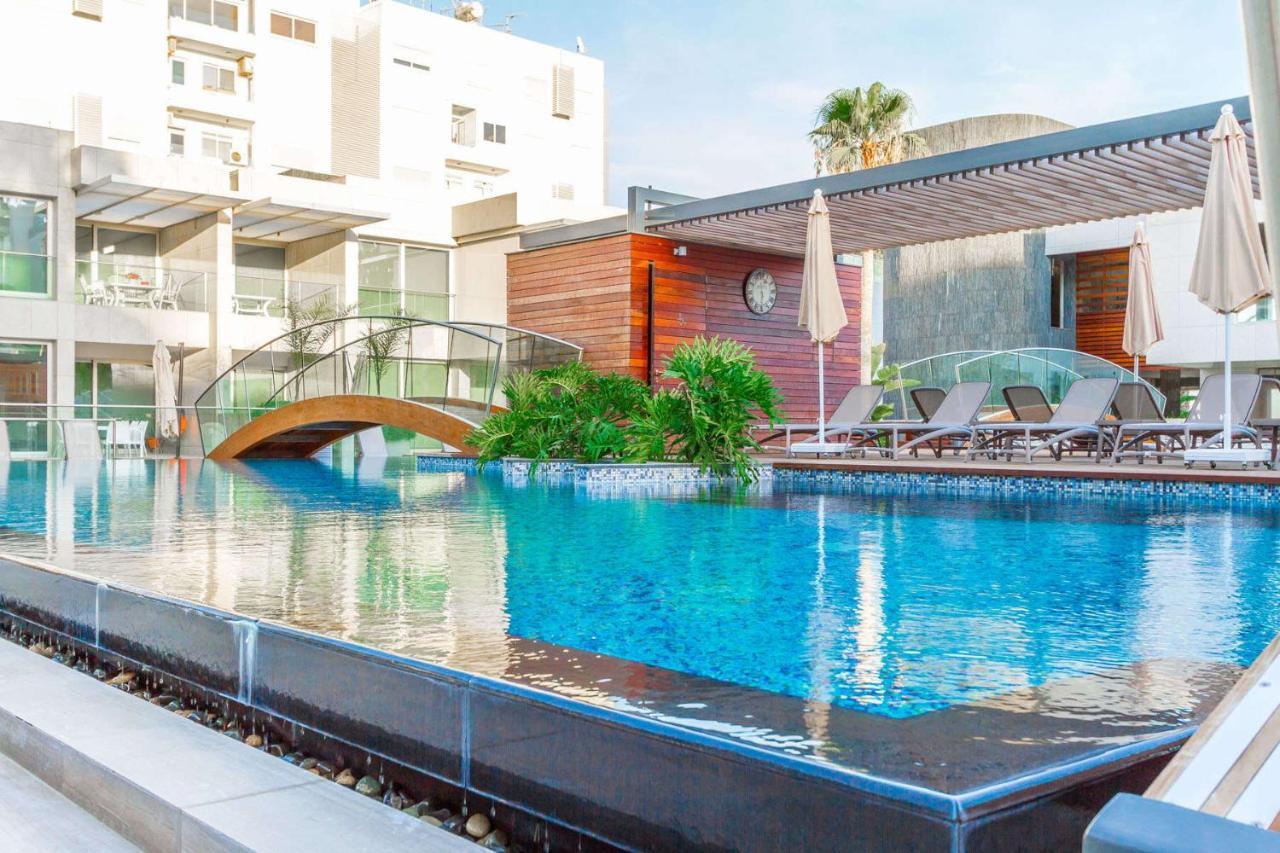 Opera Exclusive Apts By Trulycyprus Limasol Buitenkant foto