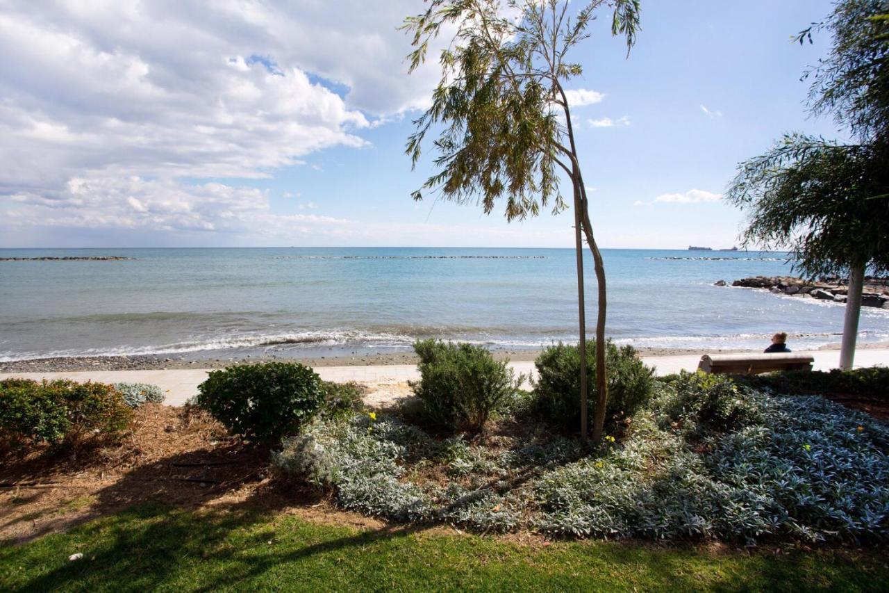 Opera Exclusive Apts By Trulycyprus Limasol Buitenkant foto