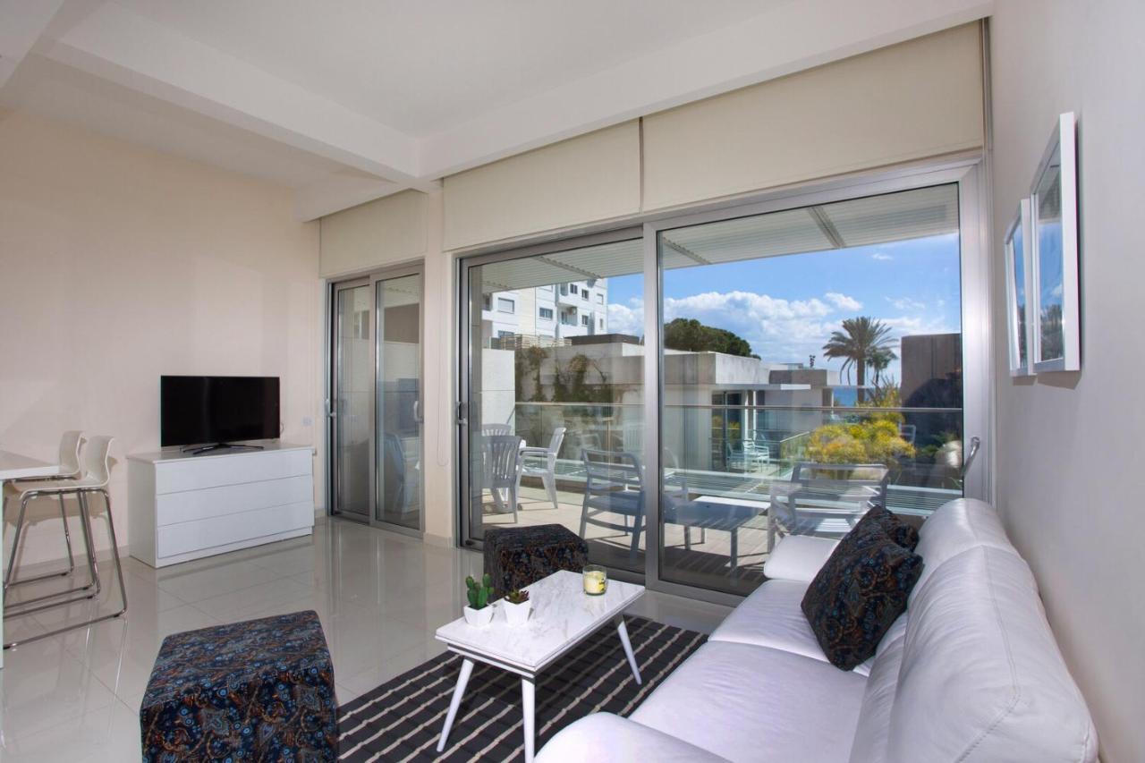 Opera Exclusive Apts By Trulycyprus Limasol Buitenkant foto